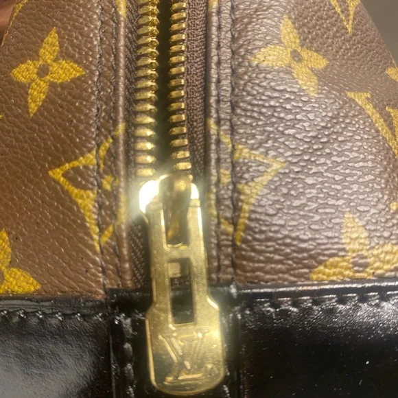 Louis Vuitton Monogram Alma PM (VI0946)        12.6 X 9.8 X 6.3 inch deep - Picture 13 of 15